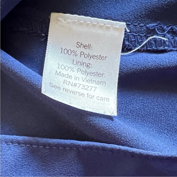 Nine West Woman’s Blue V-Neck Medium Tank Top Blouse - Picture 3 of 7